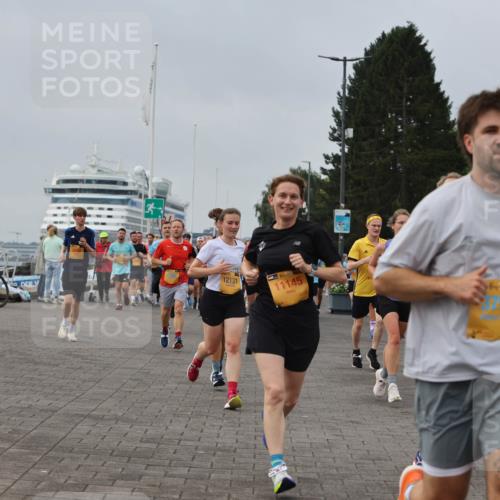 13.09.2026 - Kiel Lauf Andreas Tolksdorf http://msf.ph/oto/10350999 13.09.2026 09:55:44 Kiellinie 12131, 109, 11145, 64 meine-sportfotos.de