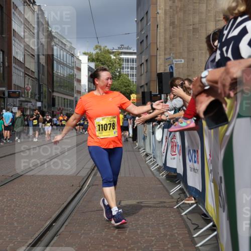 13.09.2026 - 21. swb-Marathon Bremen Strokosch-Dieckow http://msf.ph/oto/10351007 13.09.2026 11:13:36 Ziel 10330, 10491, 10766, 10799, 10880, 11027, 11078, 11902, 12010, 10484, 10545, 10883, 10889, 11084, 11392, 11670, 11954, 11999, 12280, 12460, 12521 meine-sportfotos.de