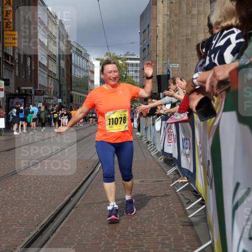 13.09.2026 - 21. swb-Marathon Bremen Strokosch-Dieckow http://msf.ph/oto/10351042 13.09.2026 11:13:37 Ziel 10330, 10491, 10766, 10799, 10880, 11027, 11078, 11902, 12010, 10484, 10545, 10883, 10889, 11084, 11392, 11670, 11954, 11999, 12280, 12460, 12521 meine-sportfotos.de