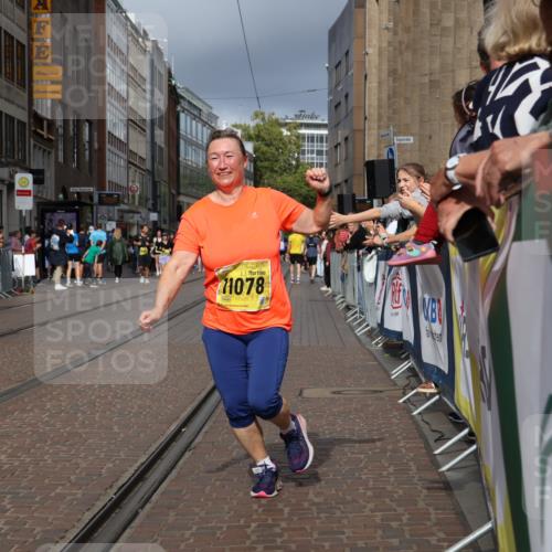 13.09.2026 - 21. swb-Marathon Bremen Strokosch-Dieckow http://msf.ph/oto/10351060 13.09.2026 11:13:37 Ziel 10330, 10491, 10766, 10799, 10880, 11027, 11078, 11902, 12010, 10484, 10545, 10883, 10889, 11084, 11392, 11670, 11954, 11999, 12280, 12460, 12521 meine-sportfotos.de