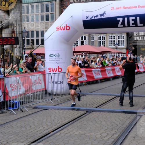 13.09.2026 - 21. swb-Marathon Bremen Tim E. http://msf.ph/oto/10351062 13.09.2026 12:23:25 Ziel  meine-sportfotos.de