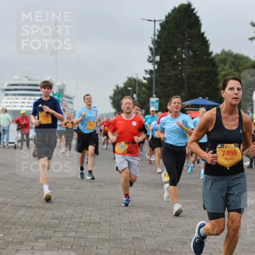 13.09.2026 - Kiel Lauf Andreas Tolksdorf http://msf.ph/oto/10351083 13.09.2026 09:55:46 Kiellinie 8242, 38, 7466 meine-sportfotos.de
