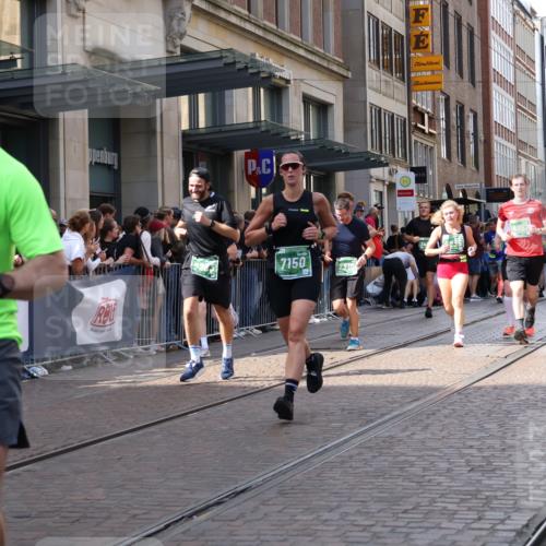 13.09.2026 - 21. swb-Marathon Bremen Strokosch-Dieckow http://msf.ph/oto/10351106 13.09.2026 13:32:01 Ziel 287, 1369, 2292, 2293, 2310, 2910, 3402, 3429, 3441, 3650, 3922, 4057, 4263, 4380, 4471, 4566, 4655, 4835, 5281, 5628, 6258, 6475, 6518, 6593, 6781, 6857, 6875, 6900, 7150, 7173, 7182, 7553, 7572, 7818, 8632, 9040, 9151, 9198, 9283, 9394, 9719, 9779, 13029, 13182, 13208, 13244, 578, 846, 2310, 2934, 3115, 3205, 3239, 3244, 3278, 3946, 3989, 4030, 4164, 4797, 4979, 4998, 5158, 5325, 5363, 5899, 6062, 6100, 6116, 6193, 6213, 6354, 6602, 7242, 7260, 7526 meine-sportfotos.de
