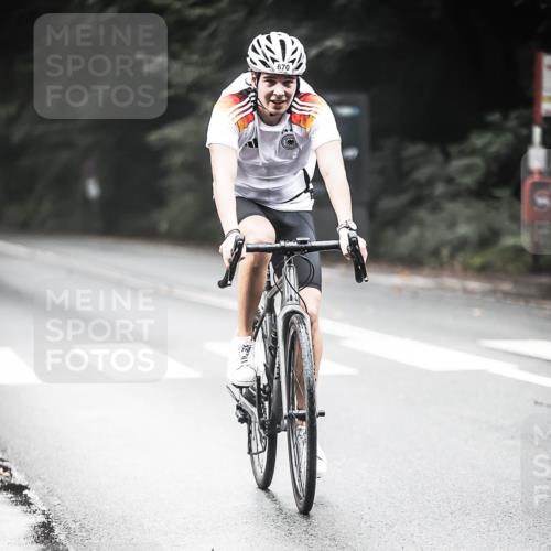 13.09.2026 - Stadtparktriathlon H.Heesch http://msf.ph/oto/10351150 13.09.2026 11:04:39 Radfahren 600, 670, 691 meine-sportfotos.de