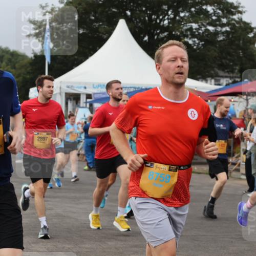 13.09.2026 - Kiel Lauf Andreas Tolksdorf http://msf.ph/oto/10351176 13.09.2026 09:55:49 Kiellinie 38, 8242, 2897, 8759, 0, 1422 meine-sportfotos.de
