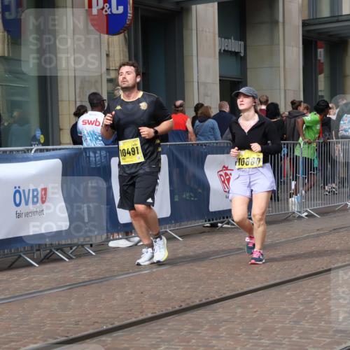 13.09.2026 - 21. swb-Marathon Bremen Strokosch-Dieckow http://msf.ph/oto/10351181 13.09.2026 11:13:50 Ziel 10402, 10491, 10586, 10799, 10854, 10880, 11027, 11233, 11535, 11864, 11902, 10330, 10484, 10545, 10766, 10883, 10889, 11078, 11084, 11954, 11999, 12010, 12280 meine-sportfotos.de