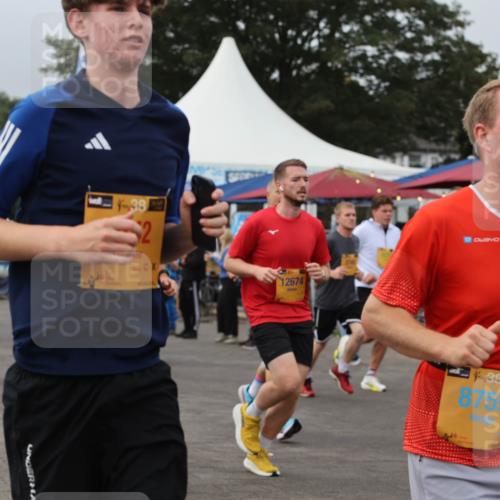 13.09.2026 - Kiel Lauf Andreas Tolksdorf http://msf.ph/oto/10351189 13.09.2026 09:55:49 Kiellinie 3911, 139, 12674, 38, 8759 meine-sportfotos.de