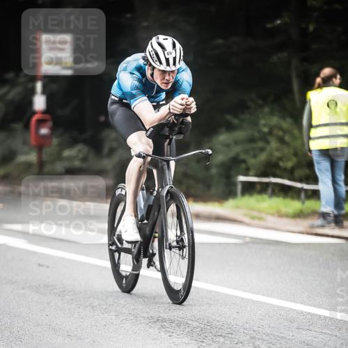 13.09.2026 - Stadtparktriathlon H.Heesch http://msf.ph/oto/10351195 13.09.2026 11:04:44 Radfahren 467, 670, 691 meine-sportfotos.de