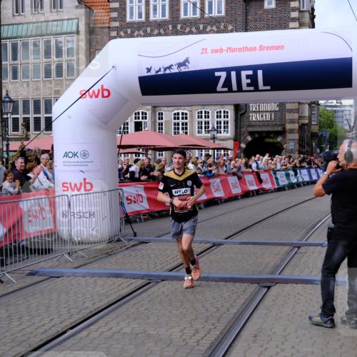 13.09.2026 - 21. swb-Marathon Bremen Tim E. http://msf.ph/oto/10351210 13.09.2026 12:26:42 Ziel  meine-sportfotos.de