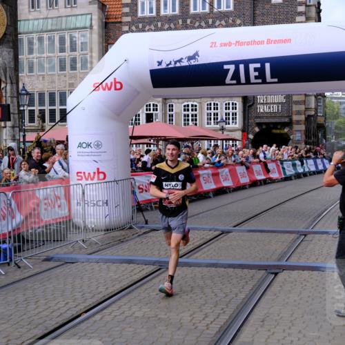13.09.2026 - 21. swb-Marathon Bremen Tim E. http://msf.ph/oto/10351225 13.09.2026 12:26:42 Ziel  meine-sportfotos.de