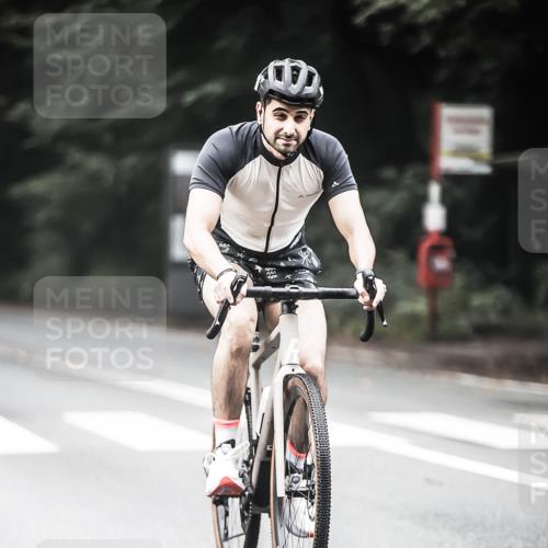 13.09.2026 - Stadtparktriathlon H.Heesch http://msf.ph/oto/10351231 13.09.2026 11:04:47 Radfahren 467, 691 meine-sportfotos.de