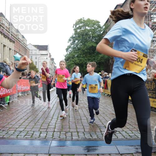 13.09.2026 - Kiel Lauf Yannick Fuchs http://msf.ph/oto/10351237 13.09.2026 08:57:33 Ziel 160, 406, 700, 1051, 1546, 1769, 2128, 2129, 4834, 5006, 5984, 6459, 7478, 7715, 9062, 9324, 9579, 10428, 10876, 11356, 2384, 3382, 3665, 4908, 5003, 5340, 5719, 5809, 7752, 8341, 9542, 10321, 10892, 11495, 11558, 12215, 12455, 12512, 57, 689, 1520, 1714, 2326, 2439, 3020, 3359, 3375, 3691, 4182, 4185, 4321, 4382, 4383, 5093, 5219, 5244, 5666, 5733, 5762, 5765, 5895, 6056, 7058, 7547, 7604, 7608, 7609, 8668, 8838, 9870, 9872, 10847, 10889, 11227, 81, 2384 meine-sportfotos.de