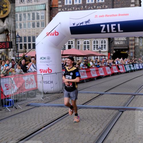 13.09.2026 - 21. swb-Marathon Bremen Tim E. http://msf.ph/oto/10351238 13.09.2026 12:26:42 Ziel  meine-sportfotos.de