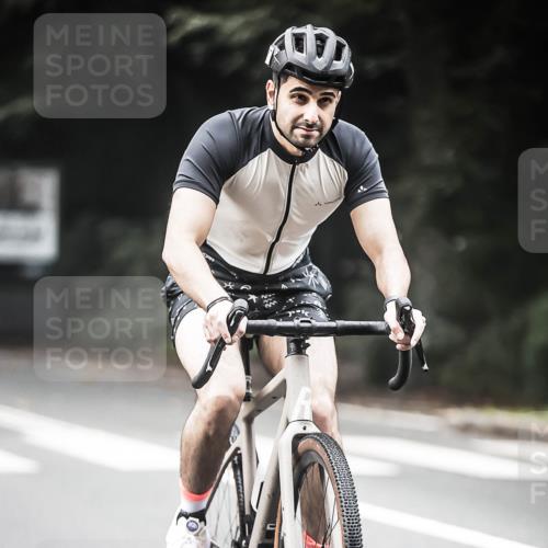 13.09.2026 - Stadtparktriathlon H.Heesch http://msf.ph/oto/10351250 13.09.2026 11:04:47 Radfahren 467, 691 meine-sportfotos.de