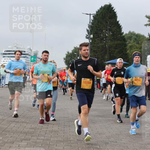 13.09.2026 - Kiel Lauf Andreas Tolksdorf http://msf.ph/oto/10351255 13.09.2026 09:55:52 Kiellinie 7114, 6133, 1945, 1606, 8200, 10284, 567 meine-sportfotos.de