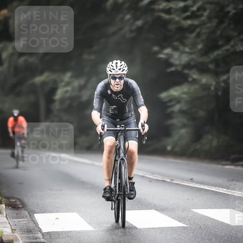 13.09.2026 - Stadtparktriathlon H.Heesch http://msf.ph/oto/10351267 13.09.2026 11:04:57 Radfahren 658, 664 meine-sportfotos.de