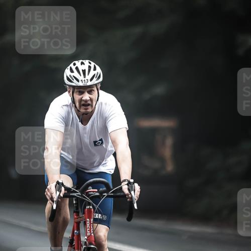 13.09.2026 - Stadtparktriathlon H.Heesch http://msf.ph/oto/10351314 13.09.2026 09:25:07 Radfahren 113, 126, 131 meine-sportfotos.de