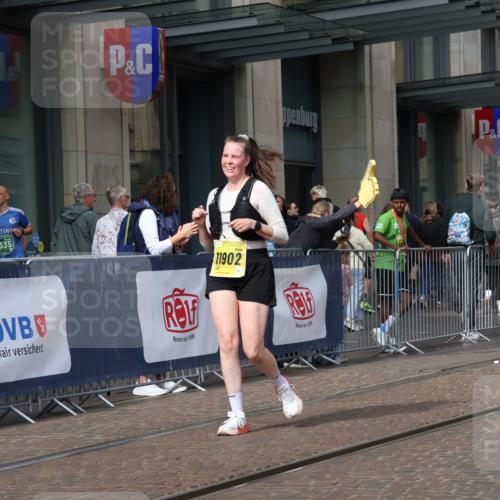13.09.2026 - 21. swb-Marathon Bremen Strokosch-Dieckow http://msf.ph/oto/10351319 13.09.2026 11:13:55 Ziel 10395, 10396, 10402, 10491, 10586, 10784, 10854, 10880, 11027, 11173, 11233, 11363, 11535, 11703, 11864, 11902, 12100, 10330, 10491, 10766, 10799, 10880, 10889, 11078, 11084, 11999, 12010 meine-sportfotos.de