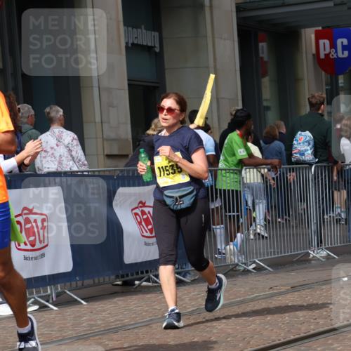 13.09.2026 - 21. swb-Marathon Bremen Strokosch-Dieckow http://msf.ph/oto/10351432 13.09.2026 11:13:57 Ziel 10303, 10395, 10396, 10402, 10586, 10784, 10854, 11027, 11041, 11140, 11173, 11233, 11363, 11535, 11703, 11864, 11902, 12100, 10330, 10491, 10766, 10799, 10880, 11078, 11999, 12010 meine-sportfotos.de