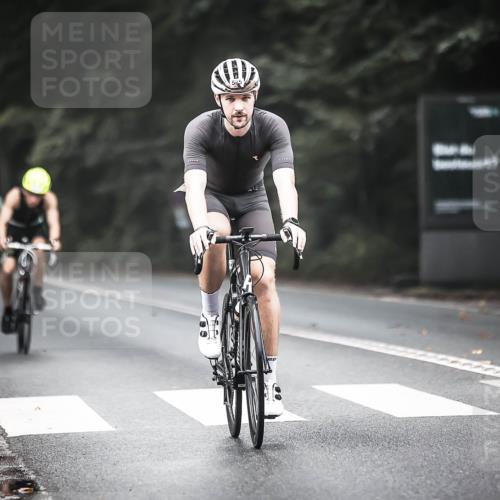 13.09.2026 - Stadtparktriathlon H.Heesch http://msf.ph/oto/10351493 13.09.2026 11:05:19 Radfahren 483, 560, 595, 597, 598, 702 meine-sportfotos.de