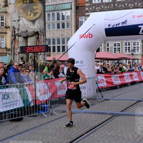 13.09.2026 - 21. swb-Marathon Bremen Tim E. http://msf.ph/oto/10351504 13.09.2026 12:29:10 Ziel 317, 796, 1046 meine-sportfotos.de
