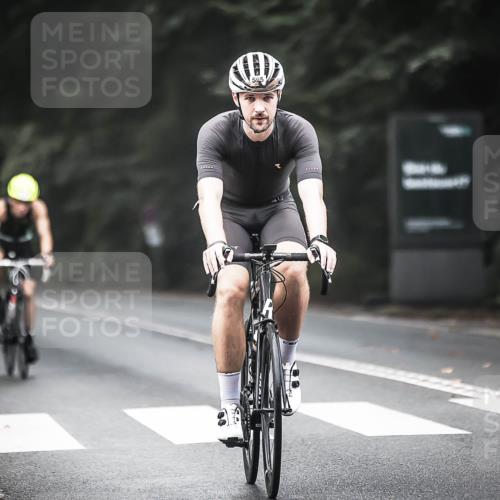 13.09.2026 - Stadtparktriathlon H.Heesch http://msf.ph/oto/10351505 13.09.2026 11:05:20 Radfahren 483, 560, 595, 597, 598, 702 meine-sportfotos.de