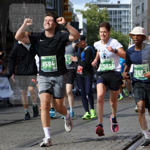 13.09.2026 - 21. swb-Marathon Bremen Strokosch-Dieckow http://msf.ph/oto/10351570 13.09.2026 13:29:37 Ziel 132, 303, 394, 596, 651, 745, 1365, 1387, 1545, 1823, 2023, 2070, 2301, 2867, 2957, 3258, 3796, 3846, 3912, 4541, 5036, 5599, 6030, 6103, 7013, 7149, 7361, 7631, 7860, 8007, 8009, 8066, 8099, 8277, 8338, 8675, 9249, 9661, 9889, 10128, 109, 124, 454, 716, 1073, 1173, 1581, 1861, 2289, 3320, 3618, 3667, 4115, 4524, 4575, 4576, 6006, 6127, 6725, 7079, 7093, 7884, 8267, 8481, 8612, 8771, 8899, 9049, 9534, 9747, 9770, 10013 meine-sportfotos.de