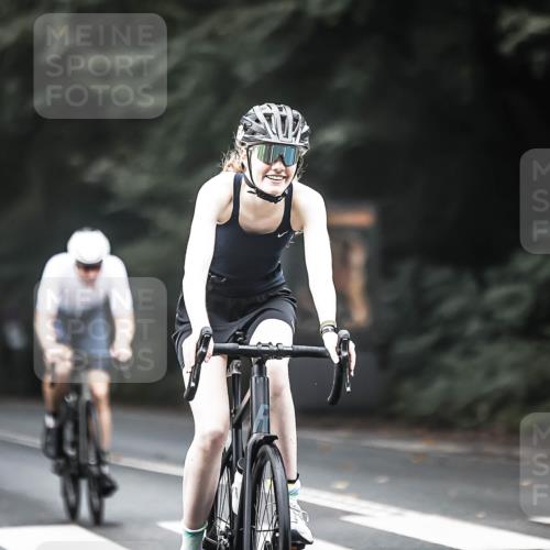 13.09.2026 - Stadtparktriathlon H.Heesch http://msf.ph/oto/10351571 13.09.2026 11:05:28 Radfahren 361, 523, 560, 598, 635, 644 meine-sportfotos.de