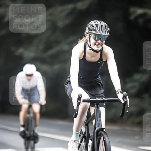 13.09.2026 - Stadtparktriathlon H.Heesch http://msf.ph/oto/10351581 13.09.2026 11:05:28 Radfahren 361, 523, 560, 598, 635, 644 meine-sportfotos.de