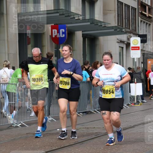 13.09.2026 - 21. swb-Marathon Bremen Strokosch-Dieckow http://msf.ph/oto/10351636 13.09.2026 11:14:03 Ziel 10303, 10395, 10396, 10402, 10586, 10722, 10784, 10854, 11041, 11140, 11173, 11233, 11363, 11535, 11703, 11864, 12100, 12112, 12431, 10330, 10491, 10766, 10799, 10880, 11027, 11078, 11902, 12010 meine-sportfotos.de