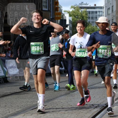 13.09.2026 - 21. swb-Marathon Bremen Strokosch-Dieckow http://msf.ph/oto/10351670 13.09.2026 13:29:37 Ziel 132, 303, 394, 596, 651, 745, 1365, 1387, 1545, 1823, 2023, 2070, 2301, 2867, 2957, 3258, 3796, 3846, 3912, 4541, 5036, 5599, 6030, 6103, 7013, 7149, 7361, 7631, 7860, 8007, 8009, 8066, 8099, 8277, 8338, 8675, 9249, 9661, 9889, 10128, 109, 124, 454, 716, 1073, 1173, 1581, 1861, 2289, 3320, 3618, 3667, 4115, 4524, 4575, 4576, 6006, 6127, 6725, 7079, 7093, 7884, 8267, 8481, 8612, 8771, 8899, 9049, 9534, 9747, 9770, 10013 meine-sportfotos.de