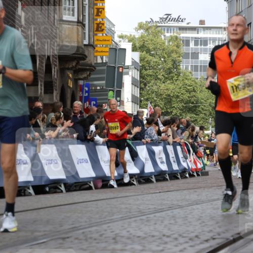 13.09.2026 - 21. swb-Marathon Bremen Strokosch-Dieckow http://msf.ph/oto/10351677 13.09.2026 10:54:57 Ziel 10067, 10146, 10410, 10589, 10608, 10704, 10765, 11039, 11040, 11174, 11389, 11569, 11593, 11874, 12038, 12265, 12328, 12467, 12519, 13526, 10555, 11001, 11620, 11631, 11860, 11908, 11976 meine-sportfotos.de