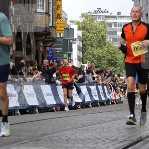 13.09.2026 - 21. swb-Marathon Bremen Strokosch-Dieckow http://msf.ph/oto/10351695 13.09.2026 10:54:57 Ziel 10067, 10146, 10410, 10589, 10608, 10704, 10765, 11039, 11040, 11174, 11389, 11569, 11593, 11874, 12038, 12265, 12328, 12467, 12519, 13526, 10555, 11001, 11620, 11631, 11860, 11908, 11976 meine-sportfotos.de