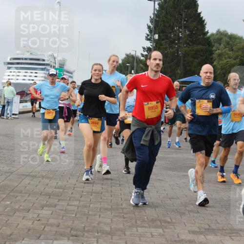 13.09.2026 - Kiel Lauf Andreas Tolksdorf http://msf.ph/oto/10351699 13.09.2026 09:56:10 Kiellinie 7807, 8955, 2844, 9455, 393 meine-sportfotos.de