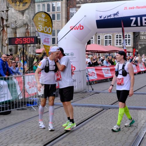 13.09.2026 - 21. swb-Marathon Bremen Tim E. http://msf.ph/oto/10351727 13.09.2026 12:29:54 Ziel 821 meine-sportfotos.de