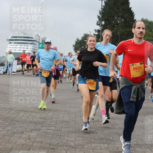 13.09.2026 - Kiel Lauf Andreas Tolksdorf http://msf.ph/oto/10351733 13.09.2026 09:56:11 Kiellinie 7807, 2844, 8955, 433 meine-sportfotos.de