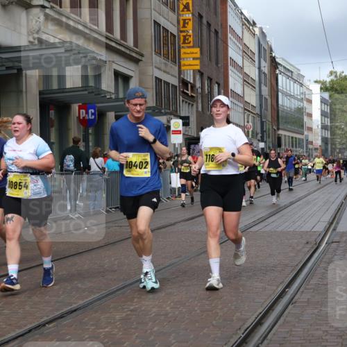 13.09.2026 - 21. swb-Marathon Bremen Strokosch-Dieckow http://msf.ph/oto/10351738 13.09.2026 11:14:05 Ziel 10303, 10395, 10396, 10402, 10586, 10722, 10784, 10854, 11041, 11140, 11173, 11233, 11363, 11535, 11703, 11864, 12100, 12112, 12431, 10330, 10491, 10799, 10880, 11027, 11078, 11902 meine-sportfotos.de