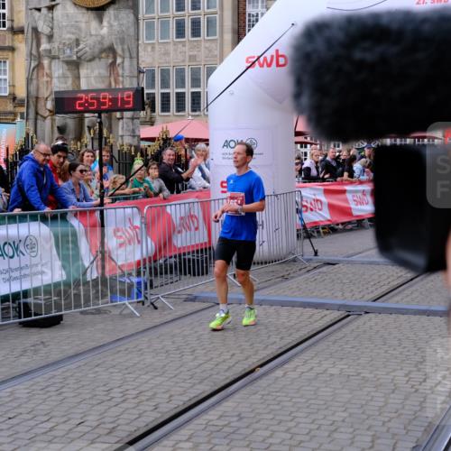 13.09.2026 - 21. swb-Marathon Bremen Tim E. http://msf.ph/oto/10351756 13.09.2026 12:30:08 Ziel  meine-sportfotos.de