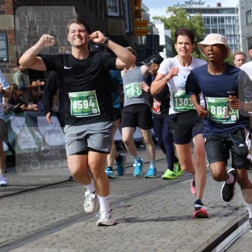 13.09.2026 - 21. swb-Marathon Bremen Strokosch-Dieckow http://msf.ph/oto/10351759 13.09.2026 13:29:37 Ziel 132, 303, 394, 596, 651, 745, 1365, 1387, 1545, 1823, 2023, 2070, 2301, 2867, 2957, 3258, 3796, 3846, 3912, 4541, 5036, 5599, 6030, 6103, 7013, 7149, 7361, 7631, 7860, 8007, 8009, 8066, 8099, 8277, 8338, 8675, 9249, 9661, 9889, 10128, 109, 124, 454, 716, 1073, 1173, 1581, 1861, 2289, 3320, 3618, 3667, 4115, 4524, 4575, 4576, 6006, 6127, 6725, 7079, 7093, 7884, 8267, 8481, 8612, 8771, 8899, 9049, 9534, 9747, 9770, 10013 meine-sportfotos.de