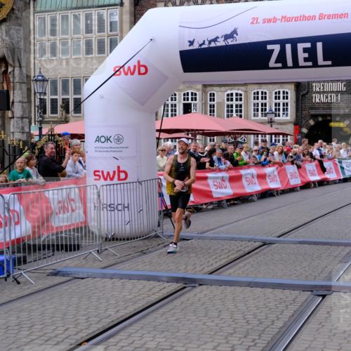 13.09.2026 - 21. swb-Marathon Bremen Tim E. http://msf.ph/oto/10351778 13.09.2026 12:30:25 Ziel  meine-sportfotos.de
