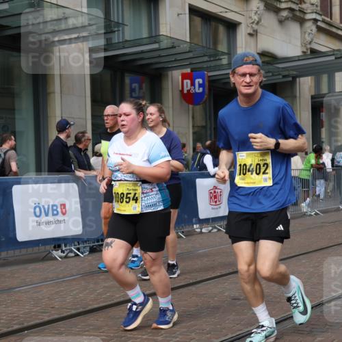 13.09.2026 - 21. swb-Marathon Bremen Strokosch-Dieckow http://msf.ph/oto/10351803 13.09.2026 11:14:07 Ziel 10303, 10395, 10396, 10402, 10586, 10722, 10784, 10854, 11041, 11140, 11173, 11233, 11363, 11535, 11703, 11864, 12100, 12112, 12431, 10330, 10491, 10799, 10880, 11027, 11078, 11233, 11535, 11902 meine-sportfotos.de