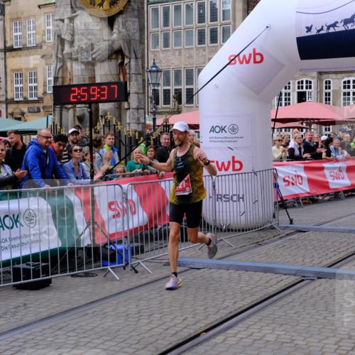 13.09.2026 - 21. swb-Marathon Bremen Tim E. http://msf.ph/oto/10351855 13.09.2026 12:30:26 Ziel  meine-sportfotos.de