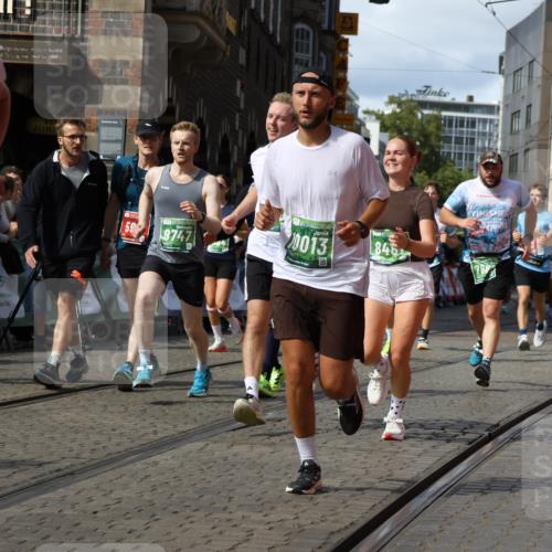 13.09.2026 - 21. swb-Marathon Bremen Strokosch-Dieckow http://msf.ph/oto/10351882 13.09.2026 13:29:39 Ziel 132, 303, 596, 651, 1083, 1365, 1387, 1545, 1823, 2023, 2301, 2867, 2957, 3258, 3721, 3796, 3846, 3912, 4541, 5036, 5599, 6030, 6103, 6499, 7013, 7149, 7361, 7631, 7649, 7860, 8007, 8009, 8066, 8099, 8277, 8338, 8675, 9249, 9661, 9889, 10128, 109, 124, 454, 716, 1073, 1173, 1861, 2289, 3320, 3618, 3667, 3908, 4115, 4524, 4575, 6127, 6725, 7079, 7093, 7884, 8267, 8612, 8771, 8899, 9049, 9534, 9747, 9770 meine-sportfotos.de