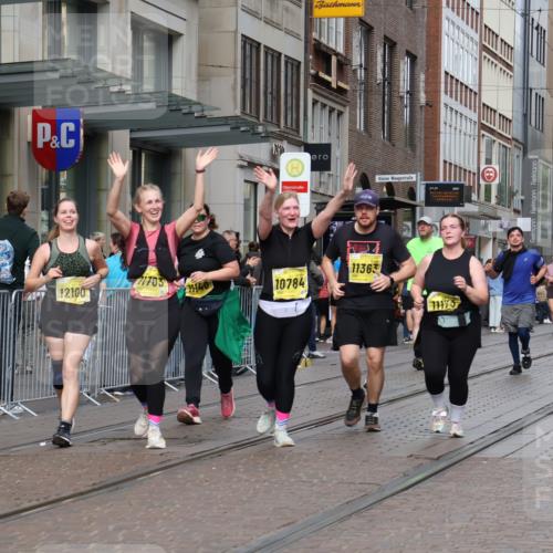 13.09.2026 - 21. swb-Marathon Bremen Strokosch-Dieckow http://msf.ph/oto/10351894 13.09.2026 11:14:09 Ziel 10303, 10395, 10396, 10402, 10586, 10722, 10784, 10854, 11041, 11140, 11173, 11363, 11408, 11703, 11864, 12100, 12112, 12431, 10491, 10799, 10880, 11027, 11233, 11535, 11902 meine-sportfotos.de