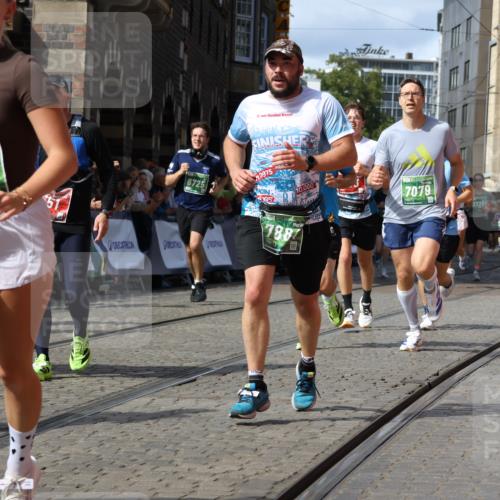13.09.2026 - 21. swb-Marathon Bremen Strokosch-Dieckow http://msf.ph/oto/10351909 13.09.2026 13:29:41 Ziel 132, 303, 596, 651, 1083, 1365, 1387, 1545, 1823, 2023, 2301, 2742, 2867, 2957, 3258, 3721, 3796, 3846, 3912, 4541, 5036, 5599, 6030, 6103, 6499, 6690, 7013, 7149, 7361, 7631, 7649, 7860, 8007, 8009, 8066, 8099, 8277, 8338, 8675, 8831, 9249, 9889, 10128, 109, 124, 454, 716, 1073, 1173, 1759, 1861, 2289, 3320, 3618, 3667, 3908, 4115, 4524, 4575, 6127, 6725, 7079, 7093, 8267, 8612, 8771, 8899, 9049, 9534 meine-sportfotos.de