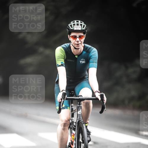 13.09.2026 - Stadtparktriathlon H.Heesch http://msf.ph/oto/10351919 13.09.2026 09:26:38 Radfahren 87, 171, 209 meine-sportfotos.de