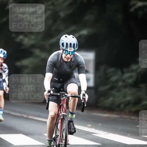13.09.2026 - Stadtparktriathlon H.Heesch http://msf.ph/oto/10351983 13.09.2026 11:06:09 Radfahren 376, 582, 605, 665, 687, 696 meine-sportfotos.de