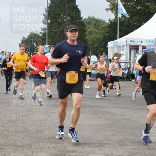 13.09.2026 - Kiel Lauf Andreas Tolksdorf http://msf.ph/oto/10352000 13.09.2026 09:56:19 Kiellinie 9867, 338, 5127, 8304, 8938 meine-sportfotos.de