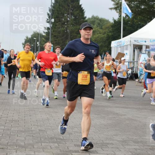 13.09.2026 - Kiel Lauf Andreas Tolksdorf http://msf.ph/oto/10352004 13.09.2026 09:56:19 Kiellinie 9867, 9823, 38, 338, 38, 8304 meine-sportfotos.de