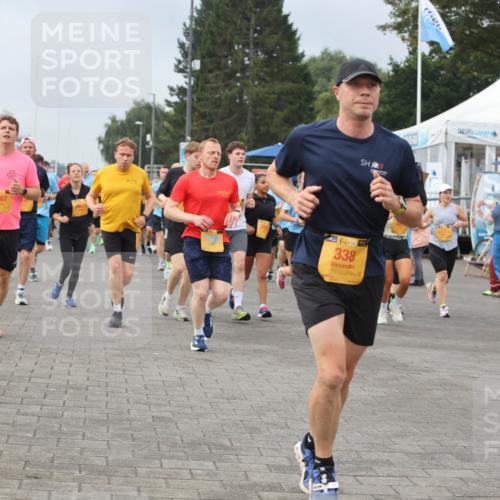 13.09.2026 - Kiel Lauf Andreas Tolksdorf http://msf.ph/oto/10352011 13.09.2026 09:56:20 Kiellinie 9867, 4, 38, 338 meine-sportfotos.de